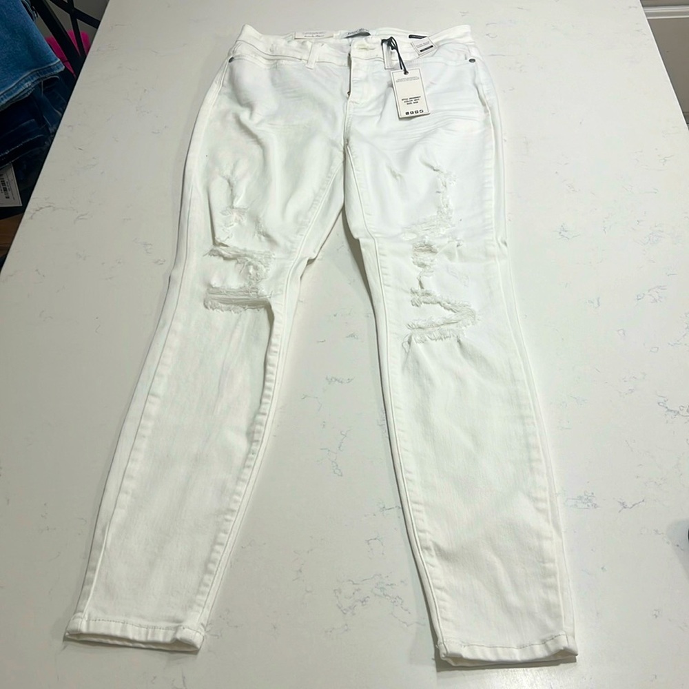 Judy Blue brand new jeans 30 inch length size 9/29 white in color